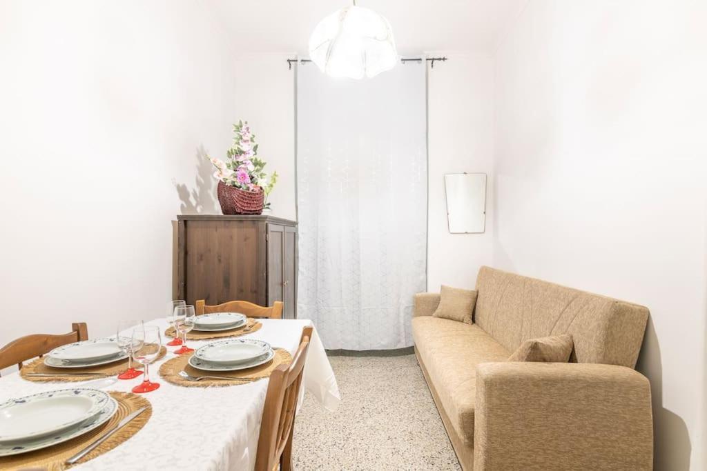 Appartamento Con Ac-Wi-Fi- Centro A 7 Min Savona Luaran gambar