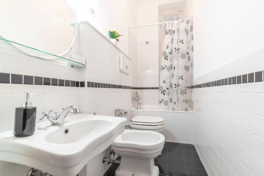 Appartamento Con Ac-Wi-Fi- Centro A 7 Min Savona Luaran gambar